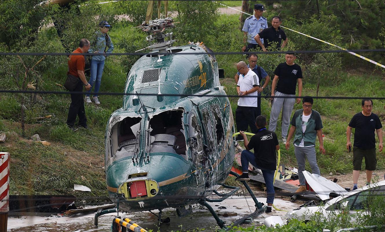 巴西私人飞机坠毁父子遇难的相关图片